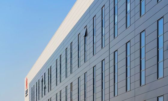 مستودع هيكل الصلب الصناعي مع باب متدحرج ونظام تغطية الصوف الصخري المقاوم للنار