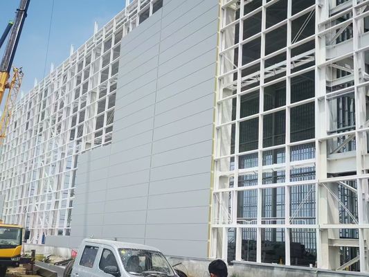 تصميم وتصنيع مستودعات الهياكل الفولاذية المهنية