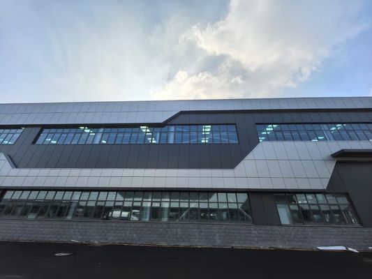 مبنى مستودع حديث خفيف الوزن من الصلب الإنشائي مع خمسة أنواع رئيسية من المكونات الهيكلية