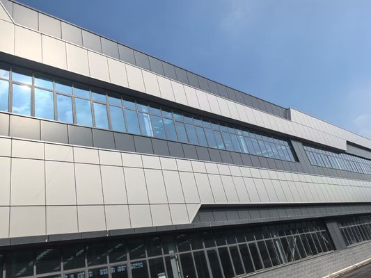 تصميم هيكل صلب صلب مع حلول بناء صديقة للبيئة